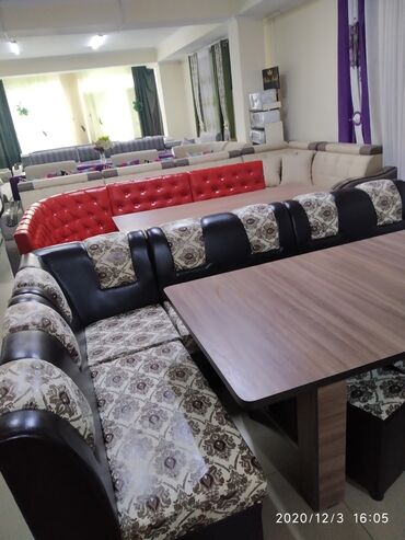 Спальные гарнитуры: Комплект стол и стулья Новый
