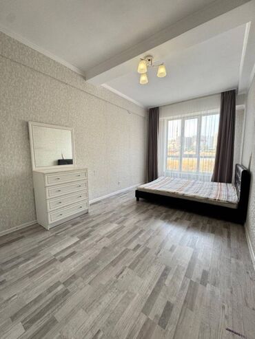 сдаю квартиру район политех: 2 бөлмө, 75 кв. м, Элитка, 2 кабат, Евроремонт