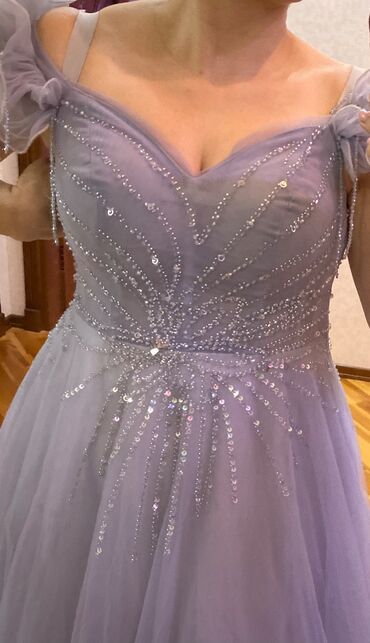 Toy paltarları: Toy nişan libası. M (38) ölçü. L razmerə də gedər (arxası iplə — 2