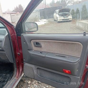 Mitsubishi: Mitsubishi Space Wagon: 1997 г., 2 л, Механика, Бензин, Хэтчбэк — 8