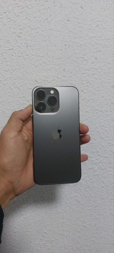 продаю айфон 15 про макс: IPhone 13 Pro, Б/у, 256 ГБ, Графит, Наушники, Зарядное устройство, Защитное стекло, 90 %