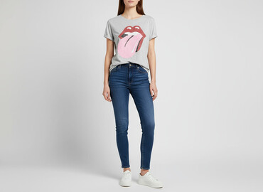 guess eco t shirty: H&M, Women`s T-shirt, size S