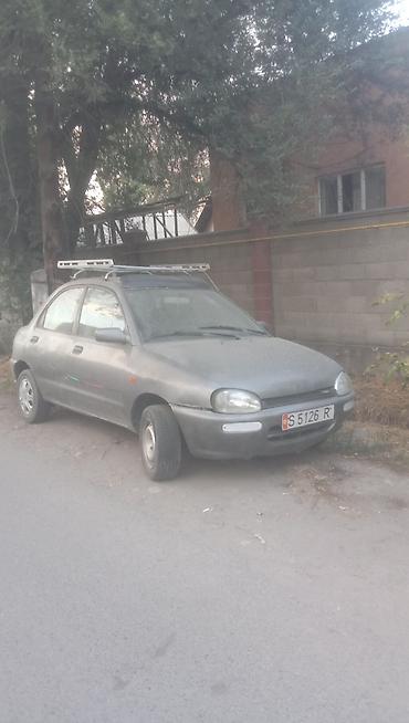 lada 2105: Компактный городской автомобиль с боксовым багажником на крыше — 1