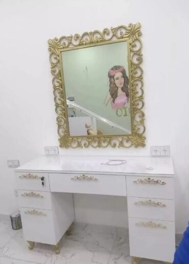 Sifarişlə manikür masaları: Gözəllik salonları və vizaj studiyaları üçün peşəkar vizaj/saç ustası — 6