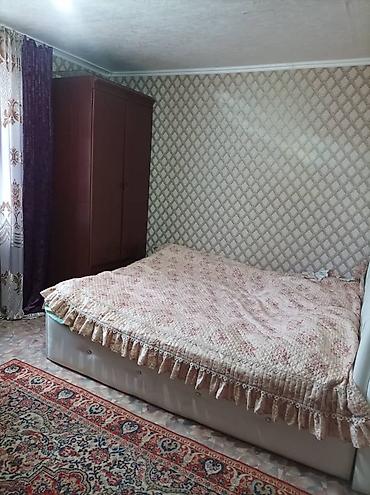 Продажа коттеджей и домов: Продается дом в г. Токмак в центре 20 соток. Дом кирпичный, отопление — 15