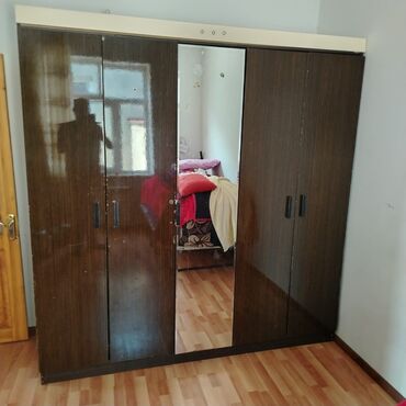 Dolablar: Açılan, 4 qapılı Düz dolab, Qarderob, paltar dolabı