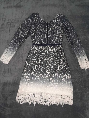 haljine sa dugim rukavima prodaja: S (EU 36), bоја - Srebrna, Večernji, maturski, Dugih rukava