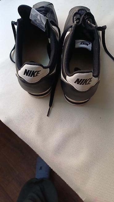 кроксы взрослые: Кроссовки, 39, Nike, Б/у, цвет - Черный, Платная доставка — 5