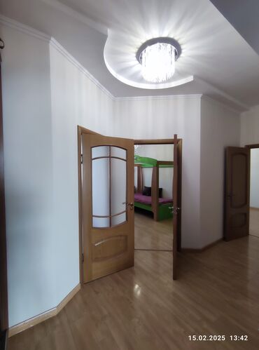 Долгосрочная аренда квартир: 3 комнаты, Риэлтор, Без подселения, С мебелью полностью — 15