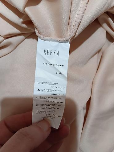 Haljine: Duga čipkana haljina u puder‑roze boji - Brend: REFKA (etiketa na — 5