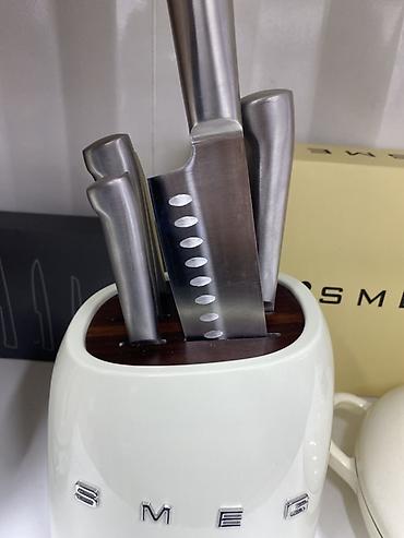 Ашкана приборлору: Набор кухонных ножей SMEG с подставкой - Фирменная подставка SMEG в — 2