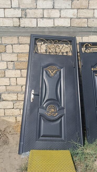 Giriş qapıları: Mənzil üçün Yeni Giriş qapısı Zamok ilə, Zəmanətli, Ödənişli quraşdırma, Ödənişli çatdırılma, Rayonlara çatdırılma, Ünvandan götürmə — 9