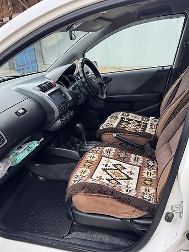 vip razbor: Honda Fit: 2002 г., 1.3 л, Вариатор, Хэтчбэк — 3