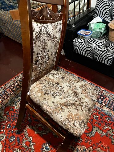 Masa və oturacaq dəstləri: Qonaq otağı üçün, İşlənmiş, Açılmayan, Kvadrat masa, 4 stul — 14