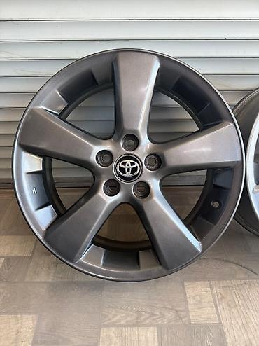 Диски: Литые Диски R 18 Lexus, Комплект, отверстий - 5, Б/у — 4