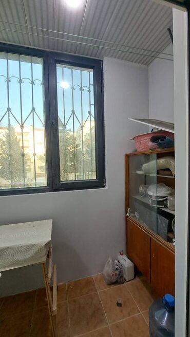 Köhnə tikili: Bakı, Sulutəpə qəs., 3 otaqlı, Köhnə tikili, m. 20 Yanvar, 80 kv. m — 12