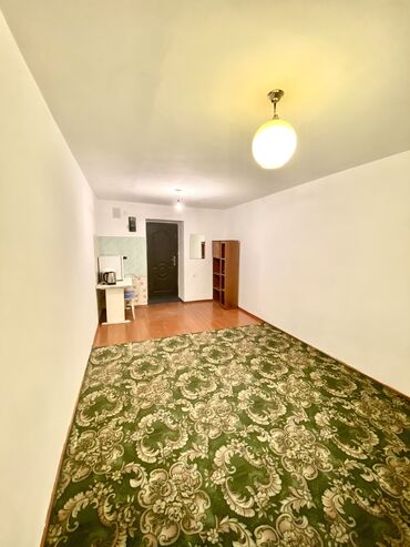 сдаю комнату в частном секторе: 18 м², С мебелью