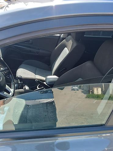 yumz 6: Kia Ceed: 1.6 l | 2010 il Universal — 4