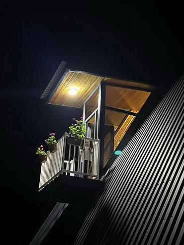 Günlük kirayə evlər: Qəbələ günlük ev - A-frame üslubunda, şüşə fasadlı modern kottec - — 3