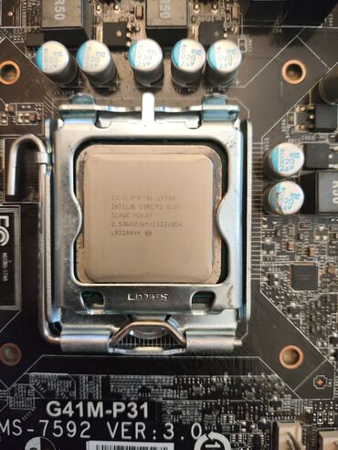 işlənmiş noutbuklar kreditlə: Prosessor Intel Core 2 Quad Q9300, 2-3 GHz, 4 nüvə, İşlənmiş