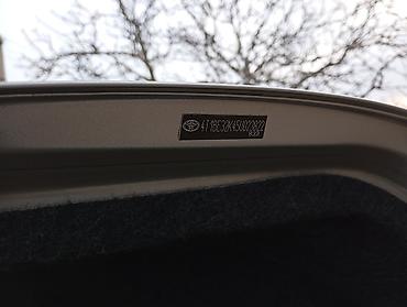 Наклейки и эмблемы: Оригинальные заводские наклейки/шильдики VIN Toyota - Комплект — 3