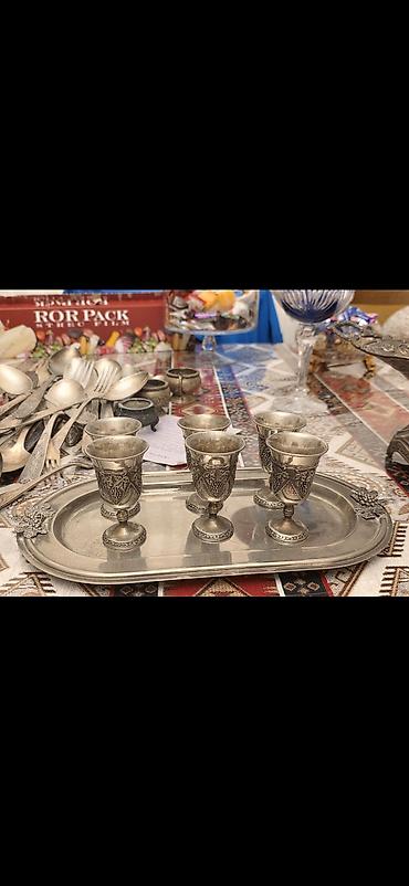 nabor desti: Mövzu: Qədim üslubda metal süfrə dəsti – qab, bokallar və sini — 3