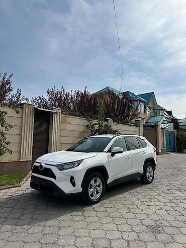 Toyota: Toyota RAV4: 2021 г., 2.5 л, Автомат, Бензин, Кроссовер — 2
