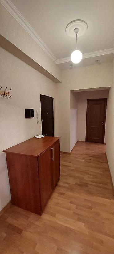 bayilda ev: Ev Bayılda bulvara, Bayraq meydanina yaxın, Kristal Abşeronun MTK — 5
