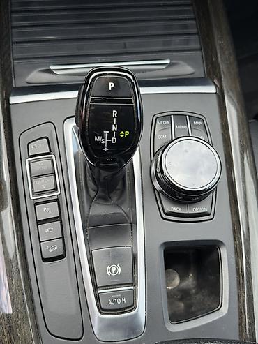 машина bwm: BMW X5: 2017 г., 4.4 л, Автомат, Бензин, Кроссовер — 10