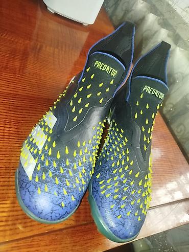 корт: Футбольные сороконожки Adidas Predator freak (без шнурков) Размер — 1