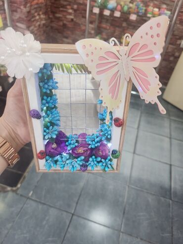 Ogledala: Ručno rađen dekorativni ram sa ogledalcem i LED osvetljenjem. - — 3