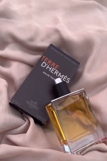 Ətriyyat: 😎Hermes Parfum 
A klass 100ml
qaliciliqi 8.10 saat