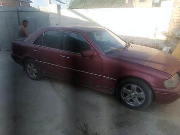 c 220: Mercedes-Benz 220: 1997 г., Автомат, Бензин, Седан — 5