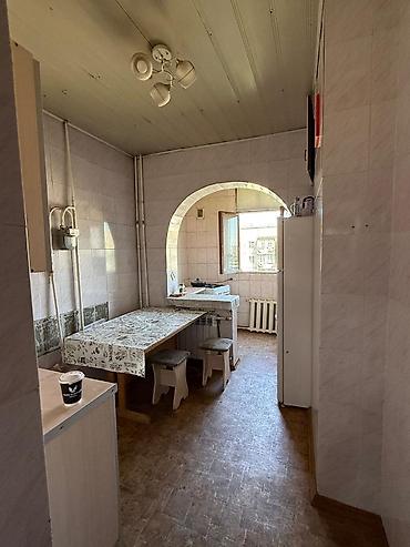 3 комнаты, 65 м², Карпинка 106 серия, 8 этаж, Старый ремонт