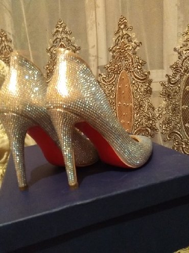 женские ботинки на каблуке: Туфли 37, цвет - Золотой