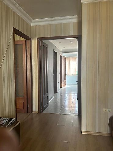 ag evler: 2 otaqlı, 80 kv. m — 3