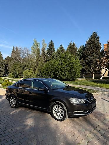 Volkswagen: Volkswagen Passat: 2 l | 2012 il Sedan — 3