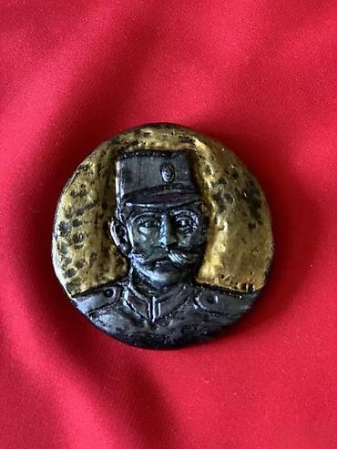 Značke, ordenje i medalje: GIPSANI MAGNET ZA FRIŽIDER VOJA TANKOSIĆ RUČNI RAD | Magnet za — 3