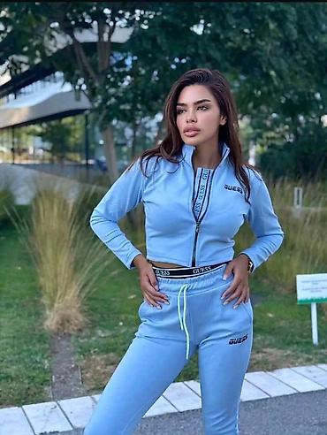 Gornji i donji deo: GUESS
dostupne u vise boja
Vel. S, m, l, xl
Cena 4400 din — 8