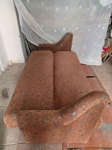 Divanlar: Di̇van-kravat, İşlənmiş, Açılan, Bazalı, Parça, Çatdırılma yoxdur — 2