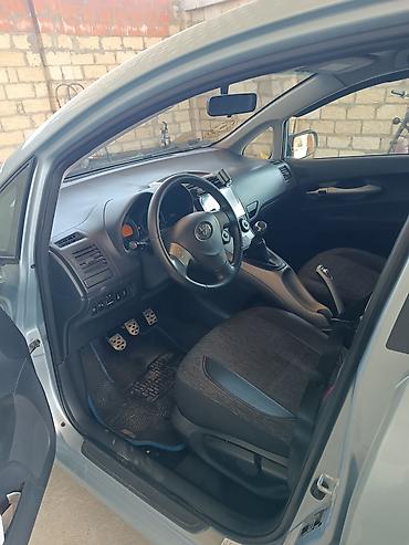 mercedes benz 208 d: Toyota Auris: 1.4 l | 2007 il Hetçbek — 4