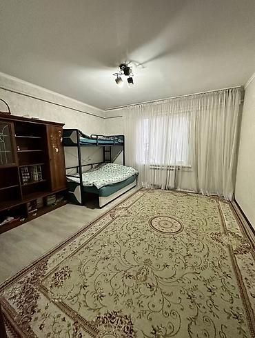 Продажа коттеджей и домов: Продается дом ж/м Биримдик-Кут Площадь дома 156 кВ.м Количество — 18