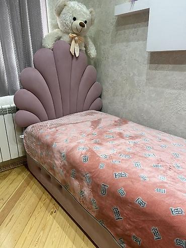 sintifon dosek: Uşaq/yeni gənc otağı üçün tək nəfərlik çarpayı. - Ölçü: təxmini — 1