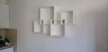 Police: Zidna Polica 🛠️ Materijal i dekor: Univer debljine 18 mm Dekor — 2