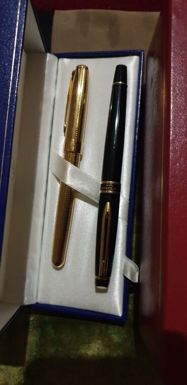 Наборы украшений: Набор из трех перьевых ручек в фирменных коробках. Состав: - Sheaffer — 9