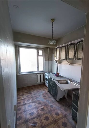 Офисы: 3 комнаты, 81 м², Индивидуалка, 4 этаж, Косметический ремонт