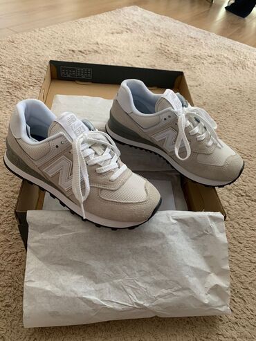 New Balance 574 - Klassika, zamandan kənar! Bu ayaqqabılar təkcə