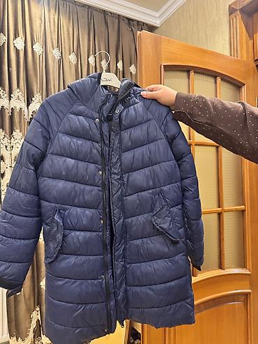 пальто zara: Zaradan 80 manata alınıb uşaq üçündür 11-12 yaş — 2