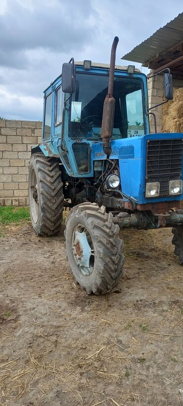 işlənmiş traktor təkərləri: Traktor Belarus (MTZ) 82, 1990 il, 82 at gücü, motor 0.1 l, İşlənmiş