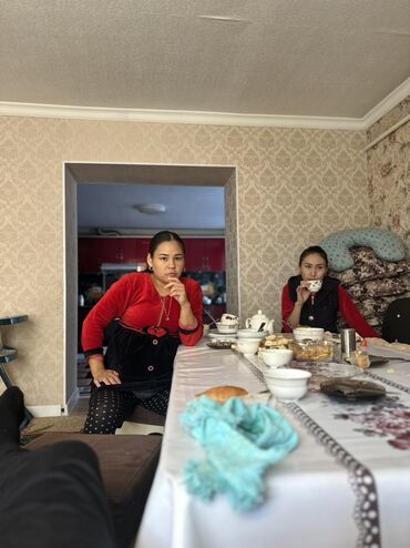 детские купальники с фламинго: Уютный детский свитшот желтого цвета с забавным принтом крокодилов